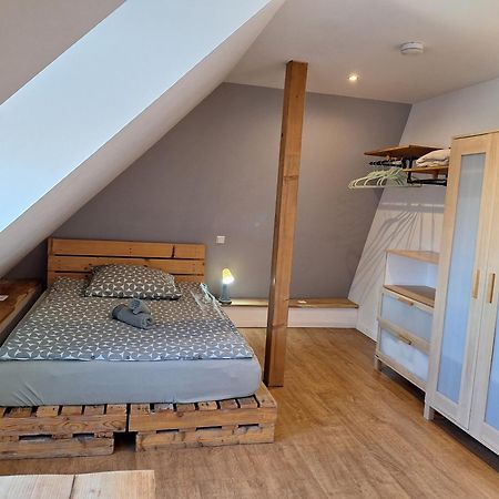 Bielefeld Zentral Komplette Fewo, 4 Schlafbereiche Bis Zu 8 Personen Exterior foto